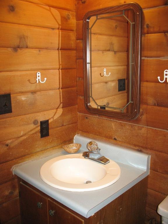 Forest Lake Camping Resort Lakefront Cabin 8 Advance المظهر الخارجي الصورة