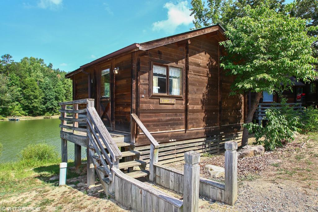Forest Lake Camping Resort Lakefront Cabin 8 Advance المظهر الخارجي الصورة